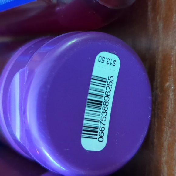 Ladies Bath and Body Works. 1-Body Wash, 2-Body Creams. Brand New, Unopened. - Picture 6 of 7